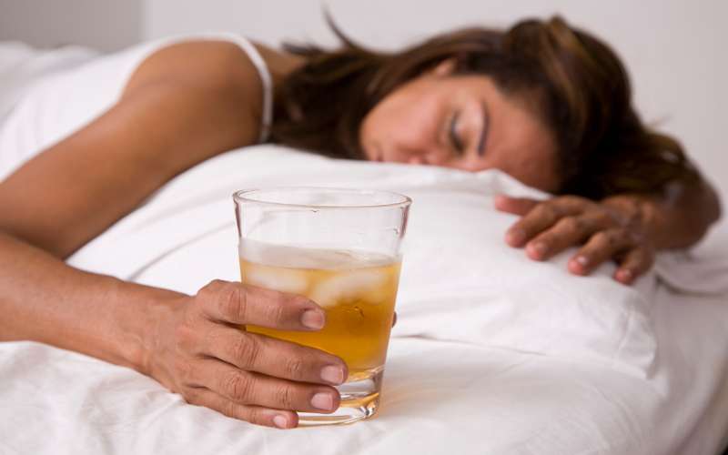 Что будет, если пить алкоголь перед сном
